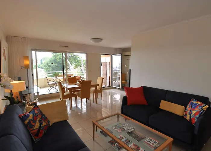 Apartment Le Beauvert - Stayinantibes
